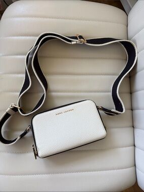 Marc Jacobs White Crossbody Camera Bag with Adjustable Strap